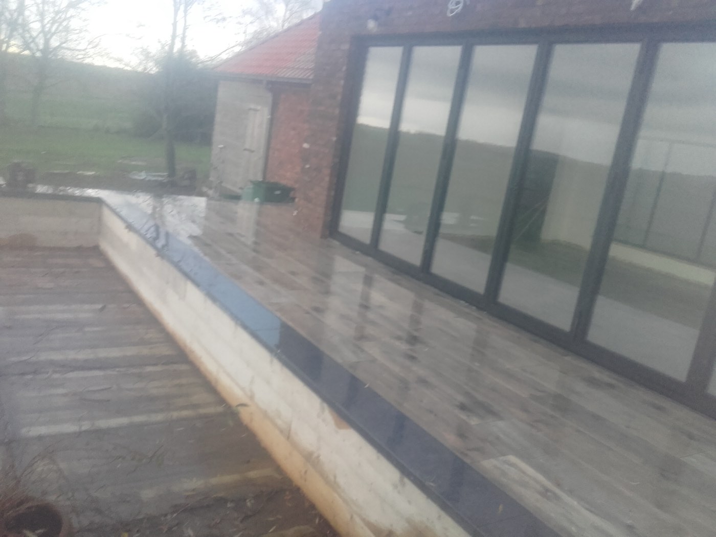 Terras in houtlook langs de veranda, foto 6