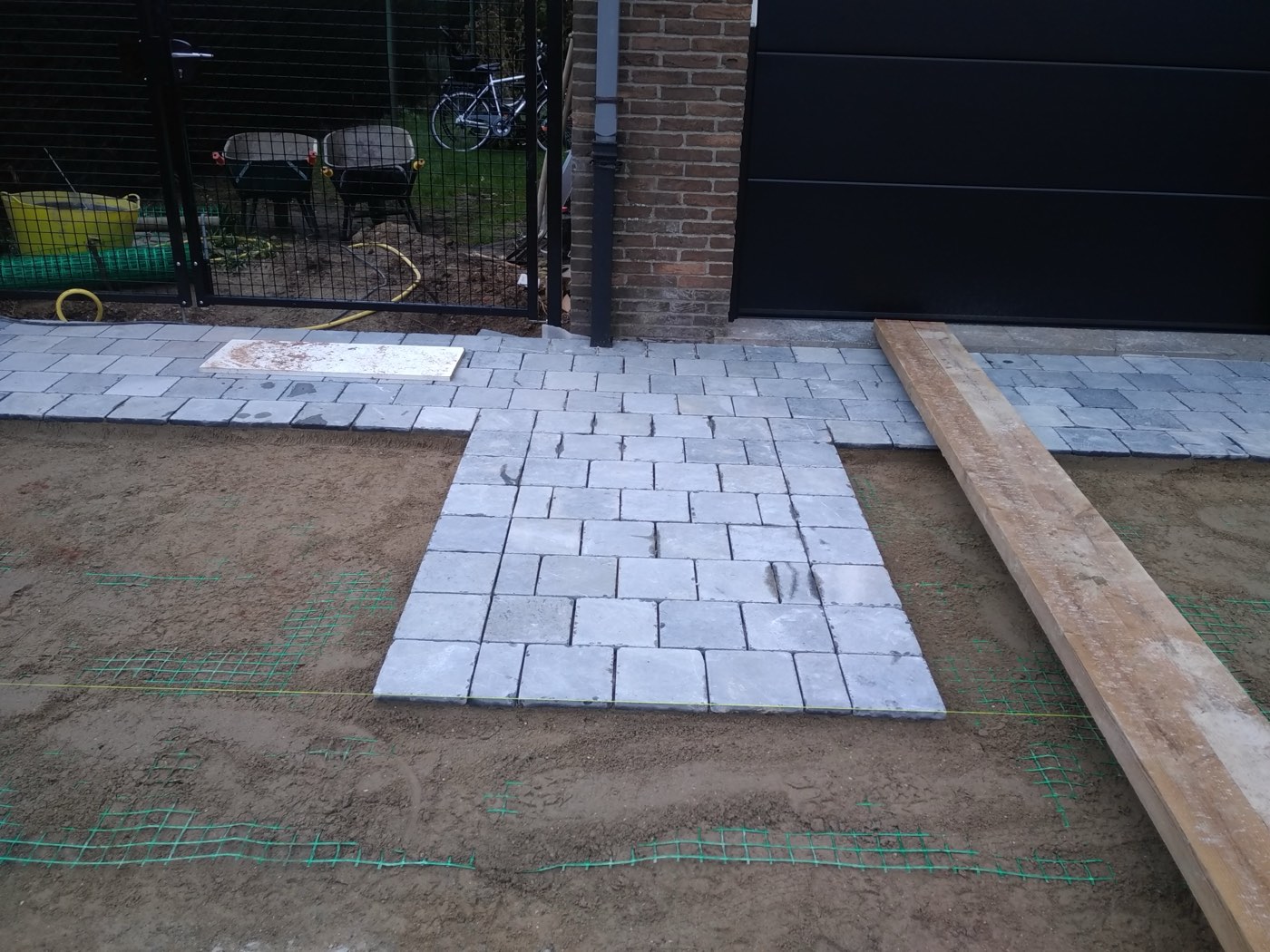 Oprit met stroken grind, foto 2