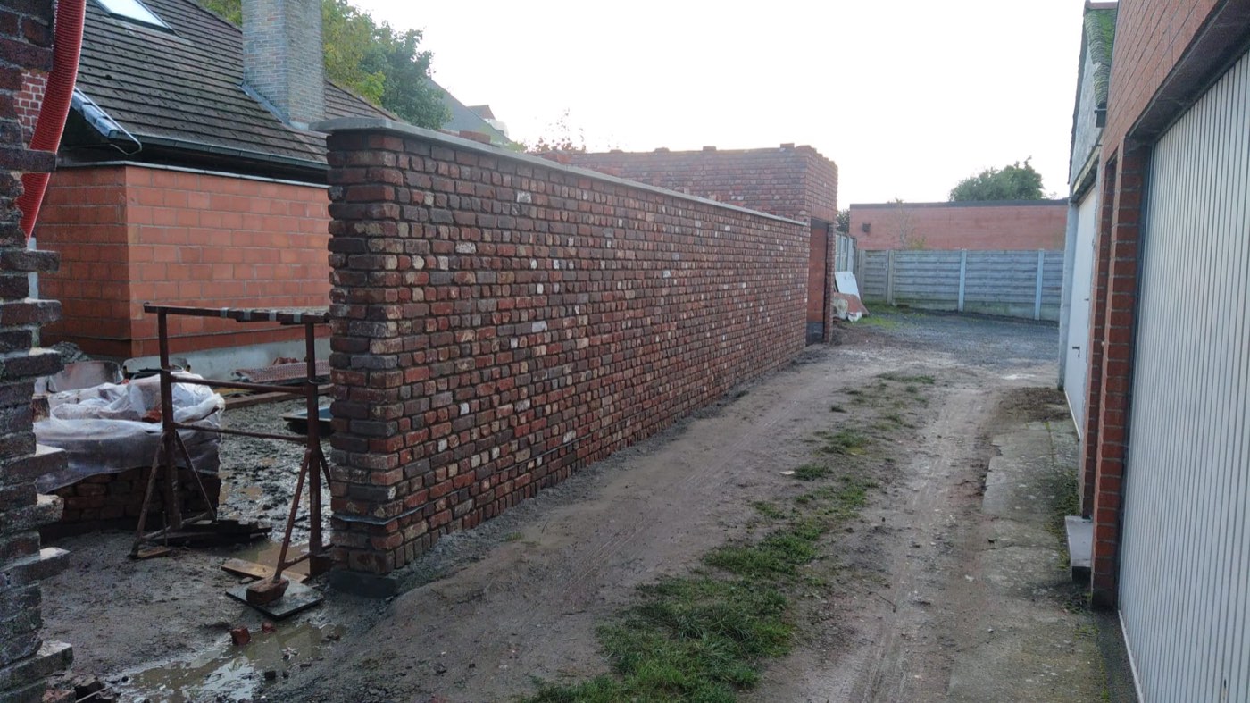 Tuinmuur en berging in recuperatiesteen, foto 5