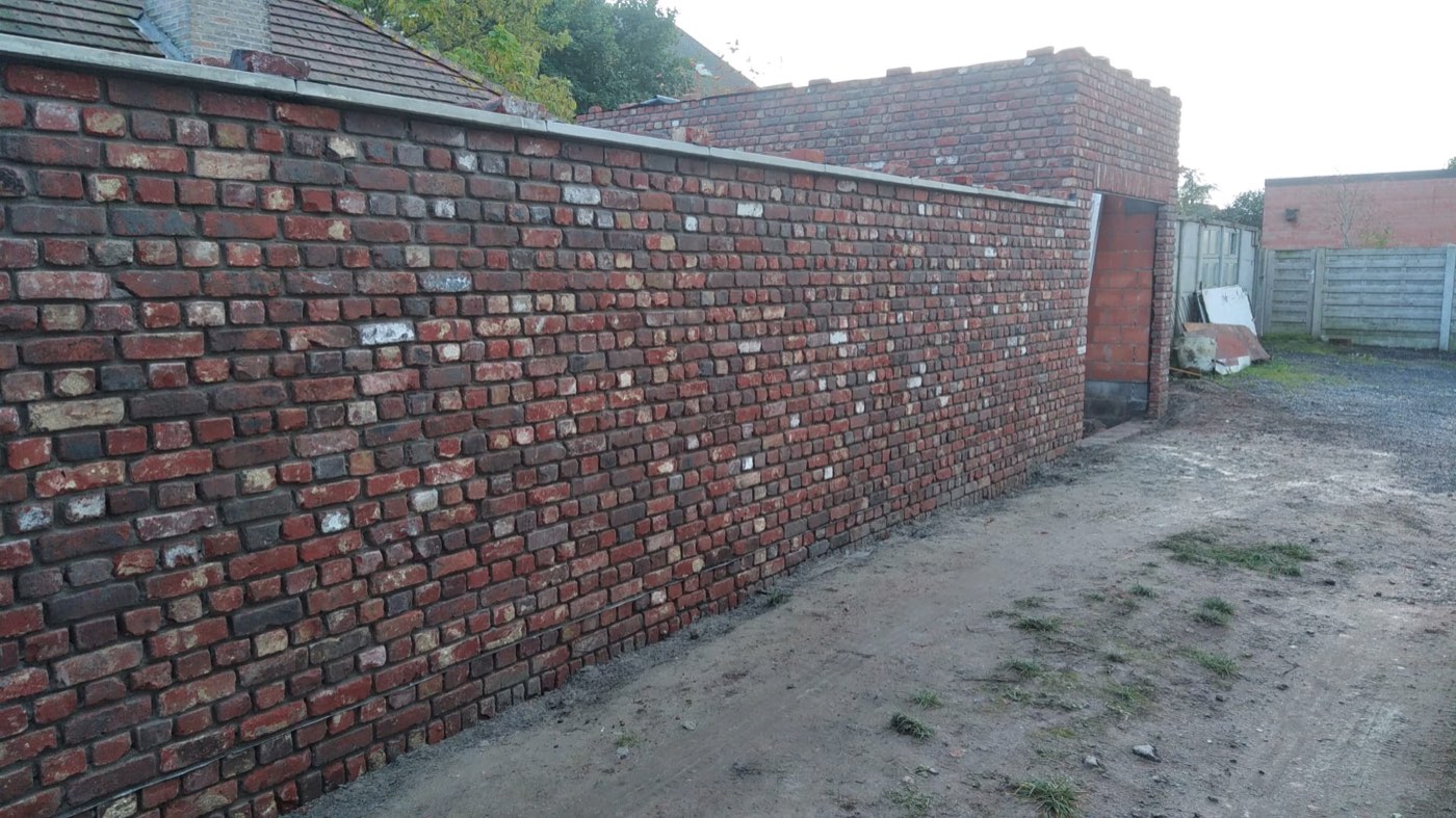 Tuinmuur en berging in recuperatiesteen, foto 6