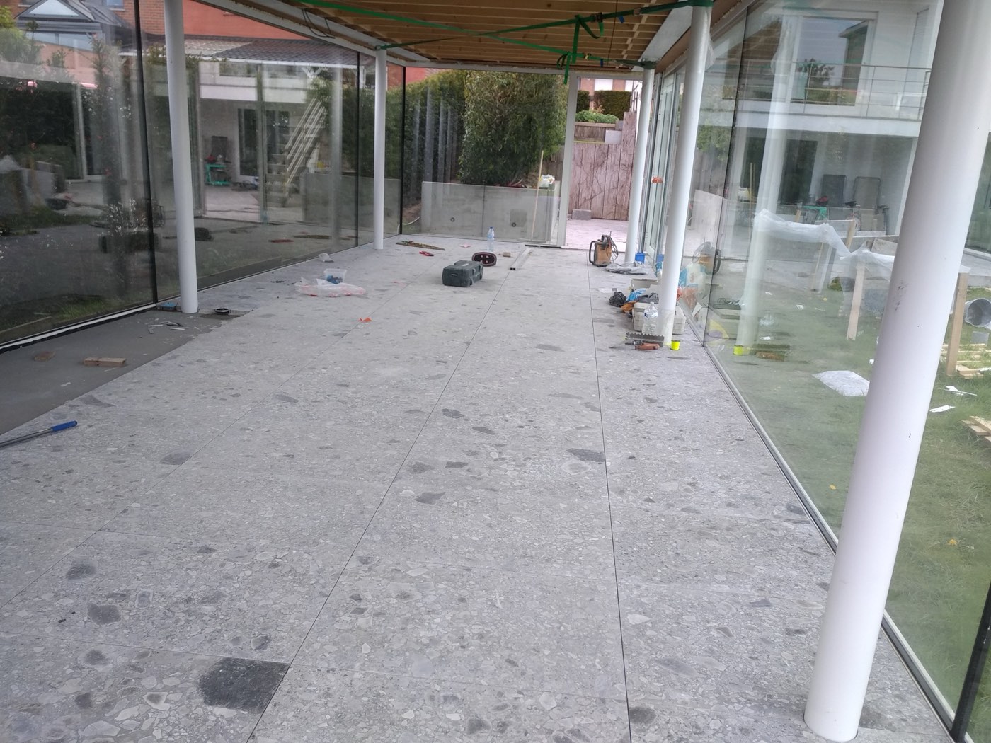 Vloer onder de overkapping, foto 4